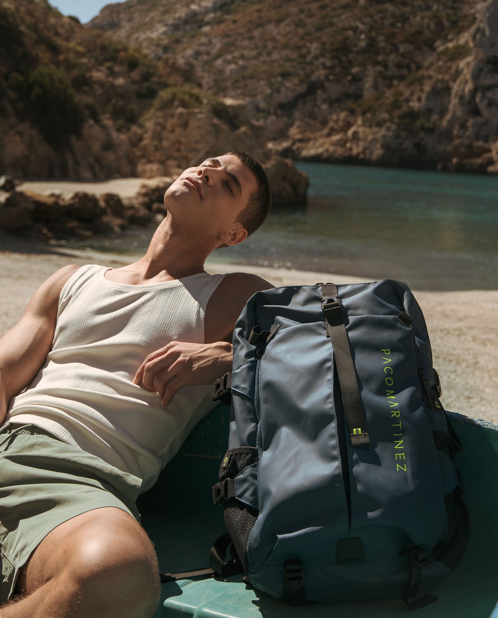 MOCHILA EXPANDIBLE CORREA