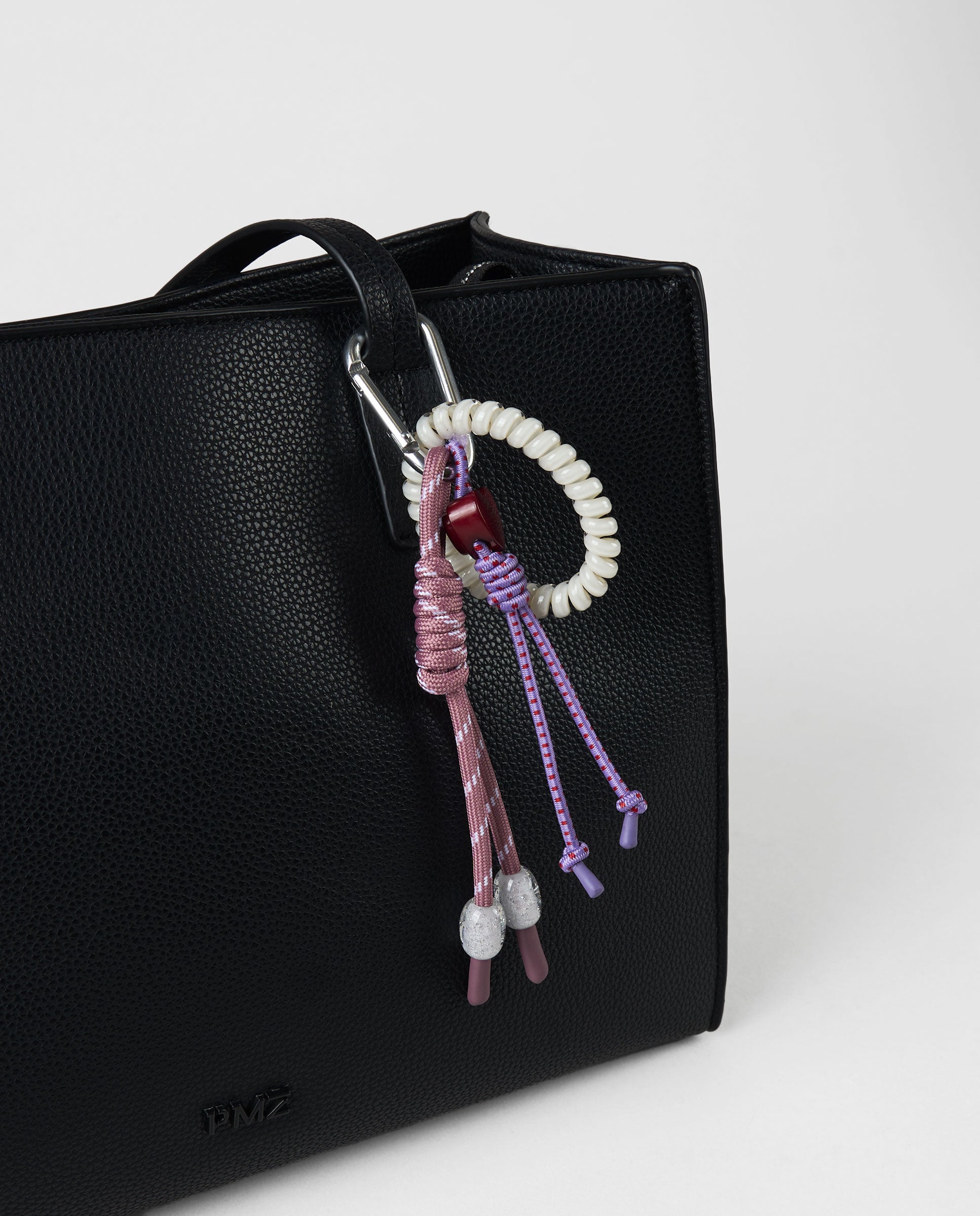 SHOULDER HANGER LOVE NEGRO – PACOMARTINEZ