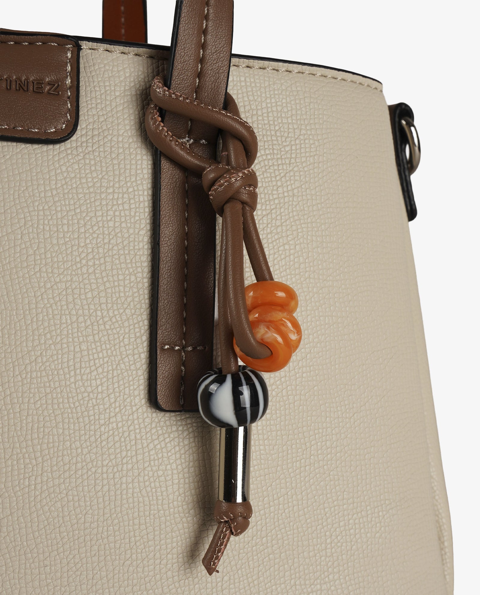 TOTE HANGER