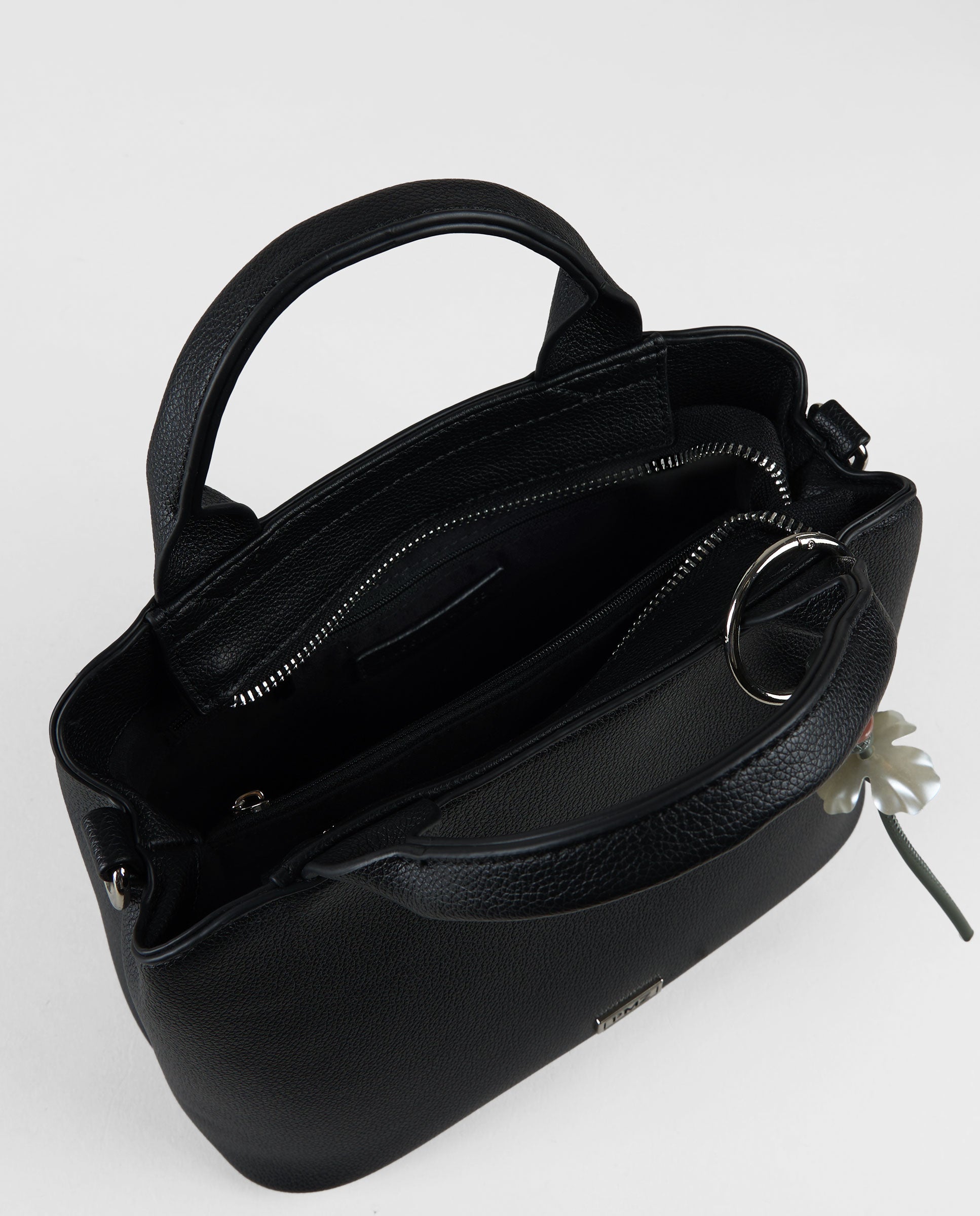 TOTE HANGER NEGRO CON FLOR – PACOMARTINEZ