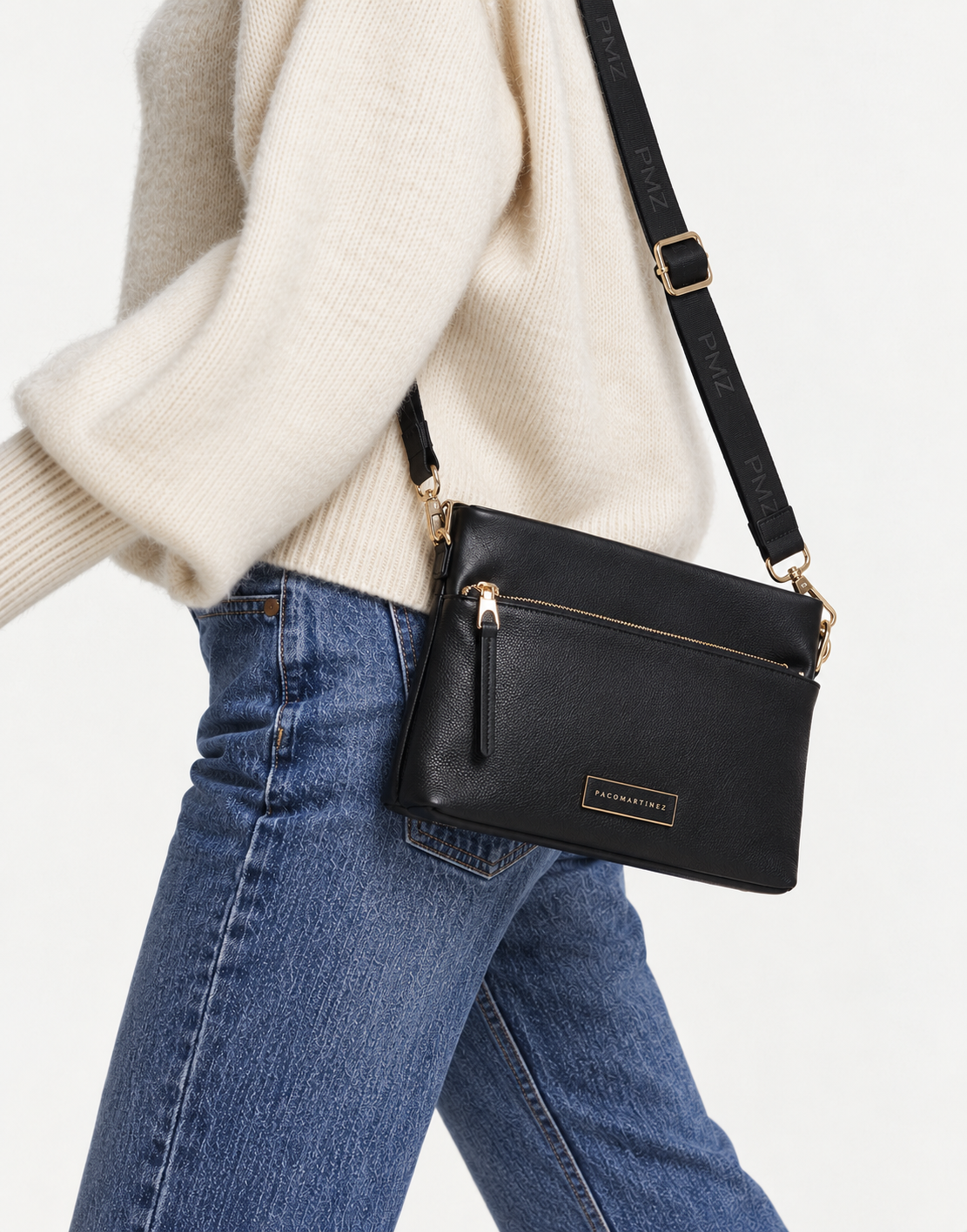 BLACK LOGO CROSSBODY BAG