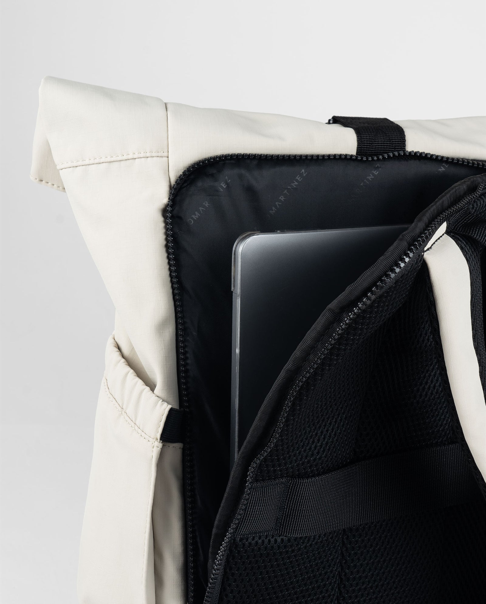 MOCHILA TRAVELLER ENROLLABLE PORTÁTIL