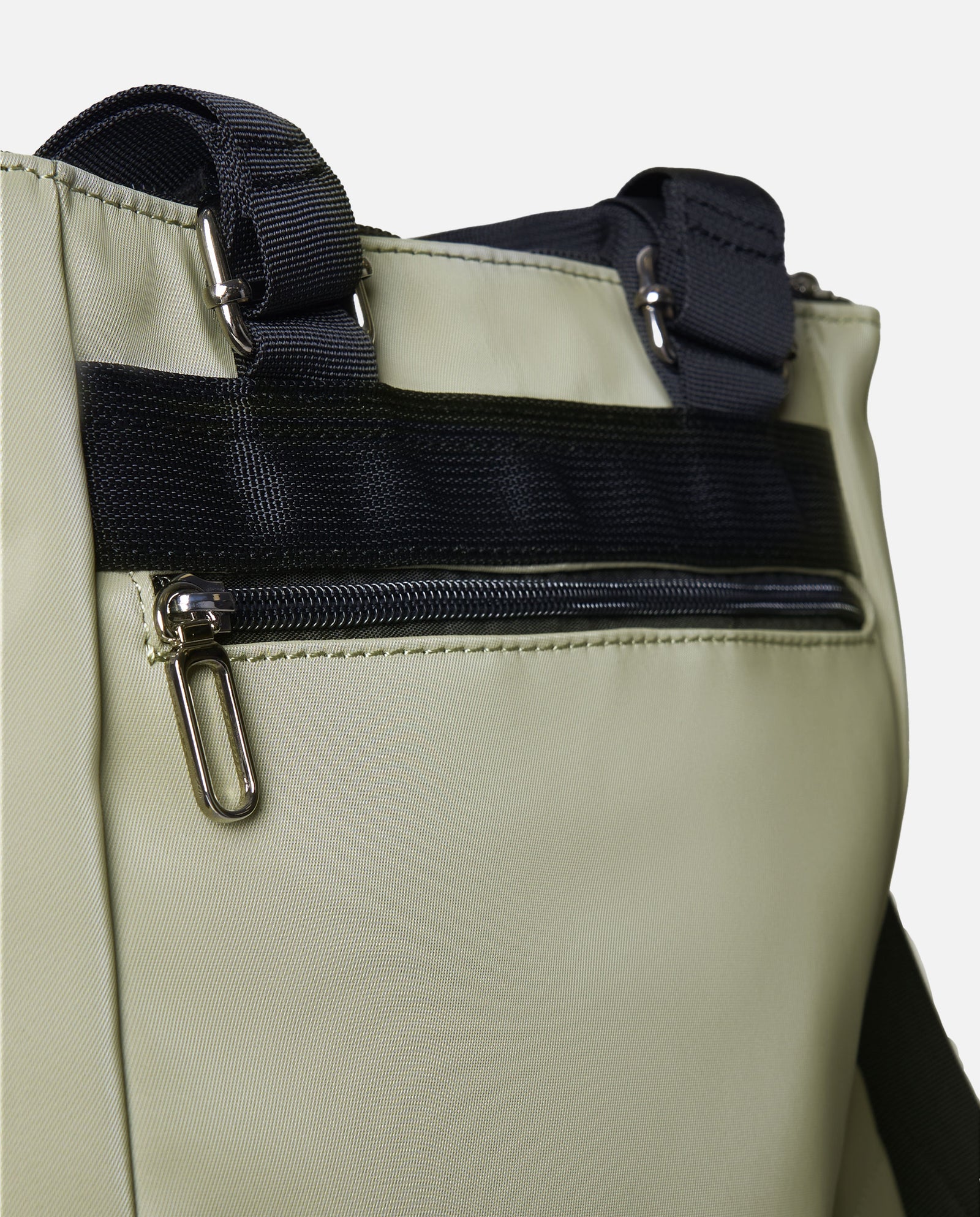 MOCHILA ENGOMADO VERDE