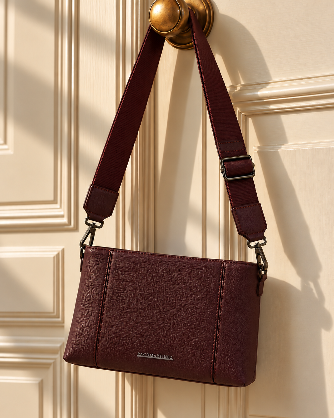 BURGUNDY GRAINED CROSSBODY BAG