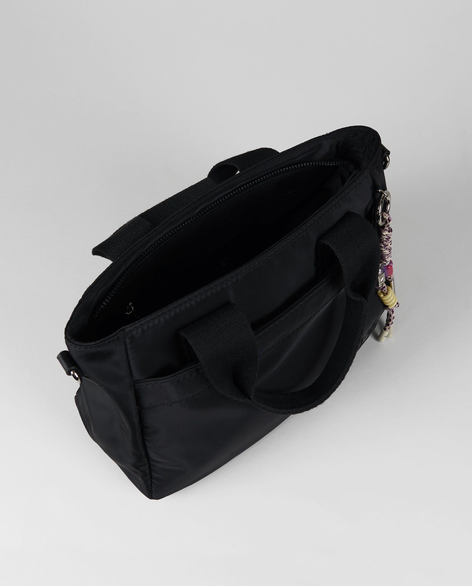 TOTE NYLON HANGER