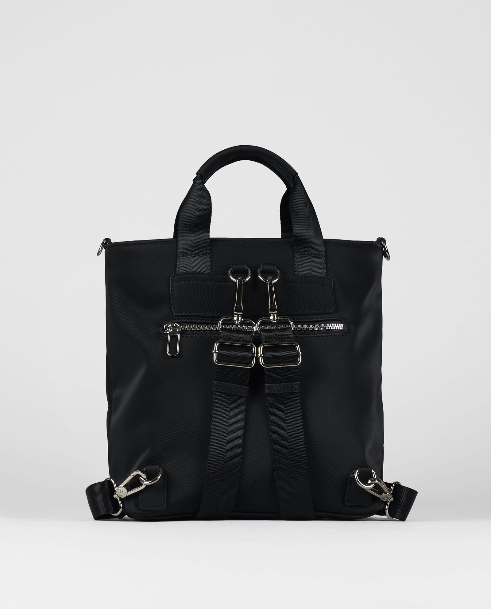 MOCHILA ENGOMADA NEGRA