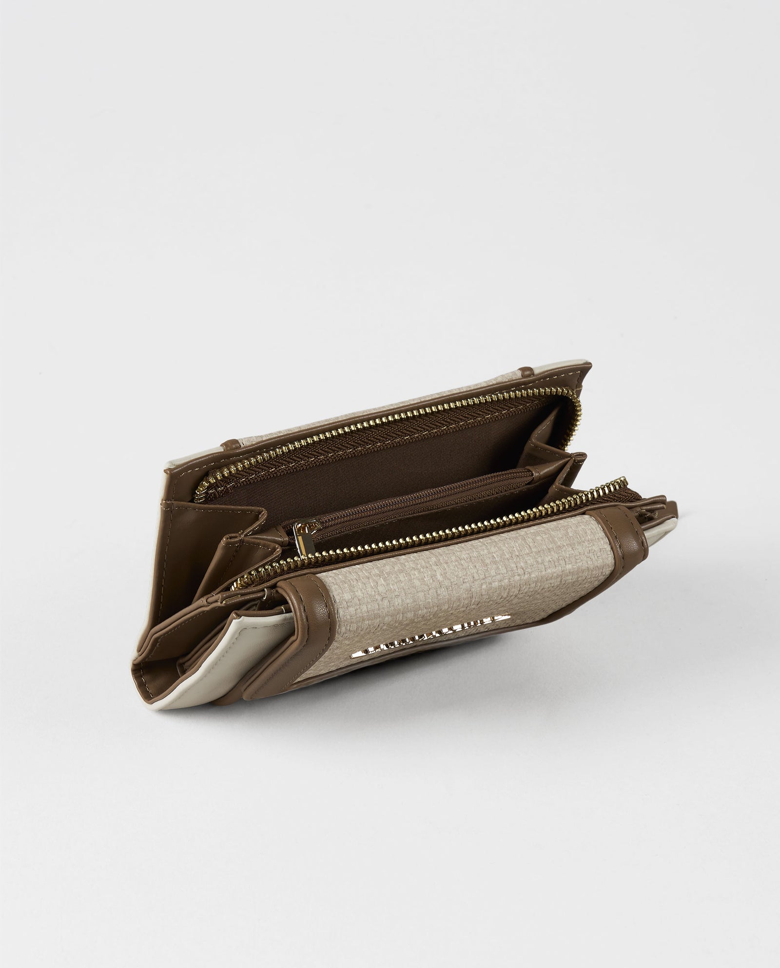 BILLETERA TEXTURA BEIGE MEDIANA