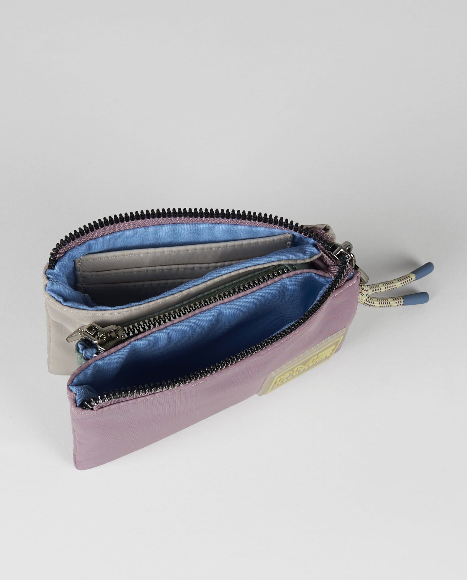 MONEDERO ROSA TRIPLE BOLSILLO