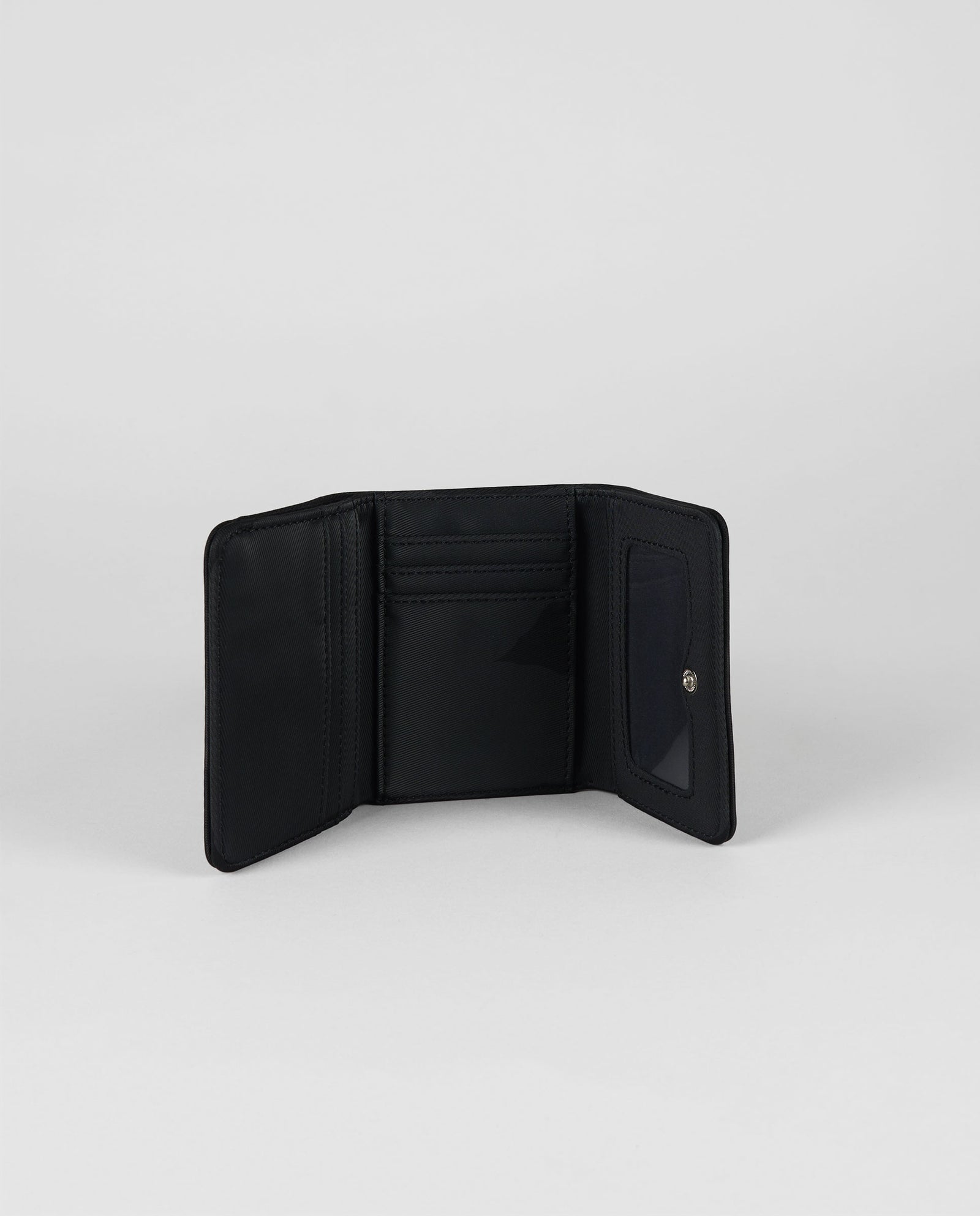 BILLETERA NEGRA LOGO COLORES