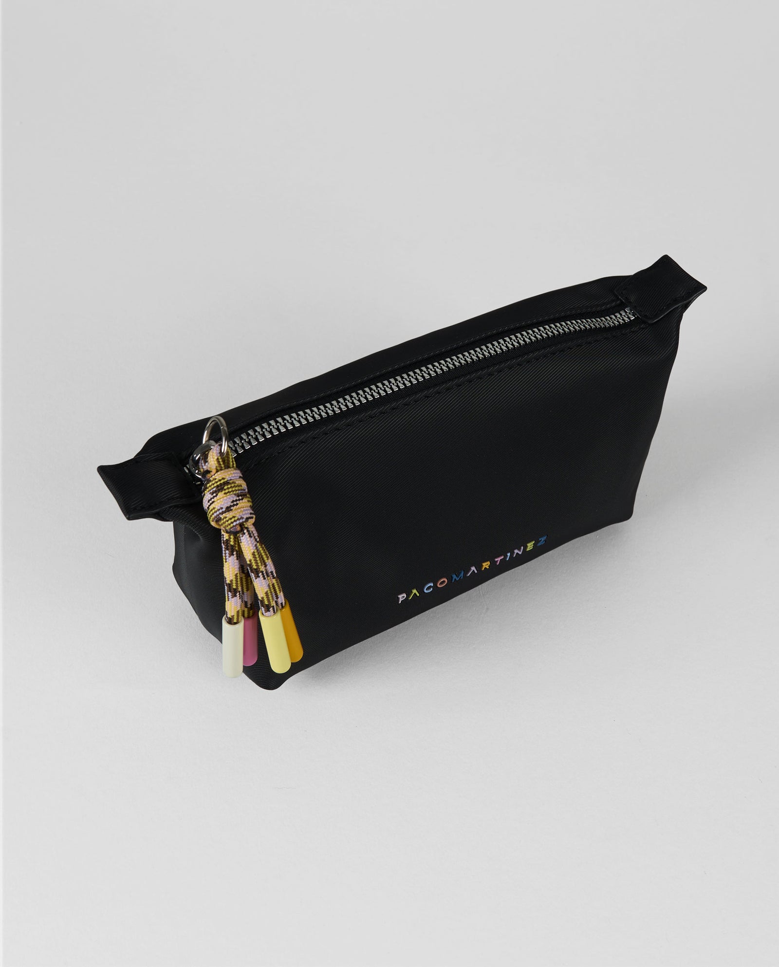 ESTUCHE NEGRO LOGO COLORES