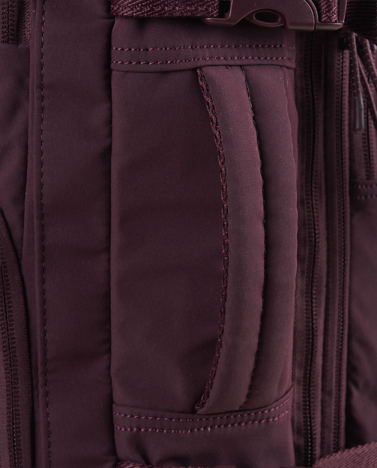 MOCHILA TRAVELLER BOLSILLOS BURDEOS