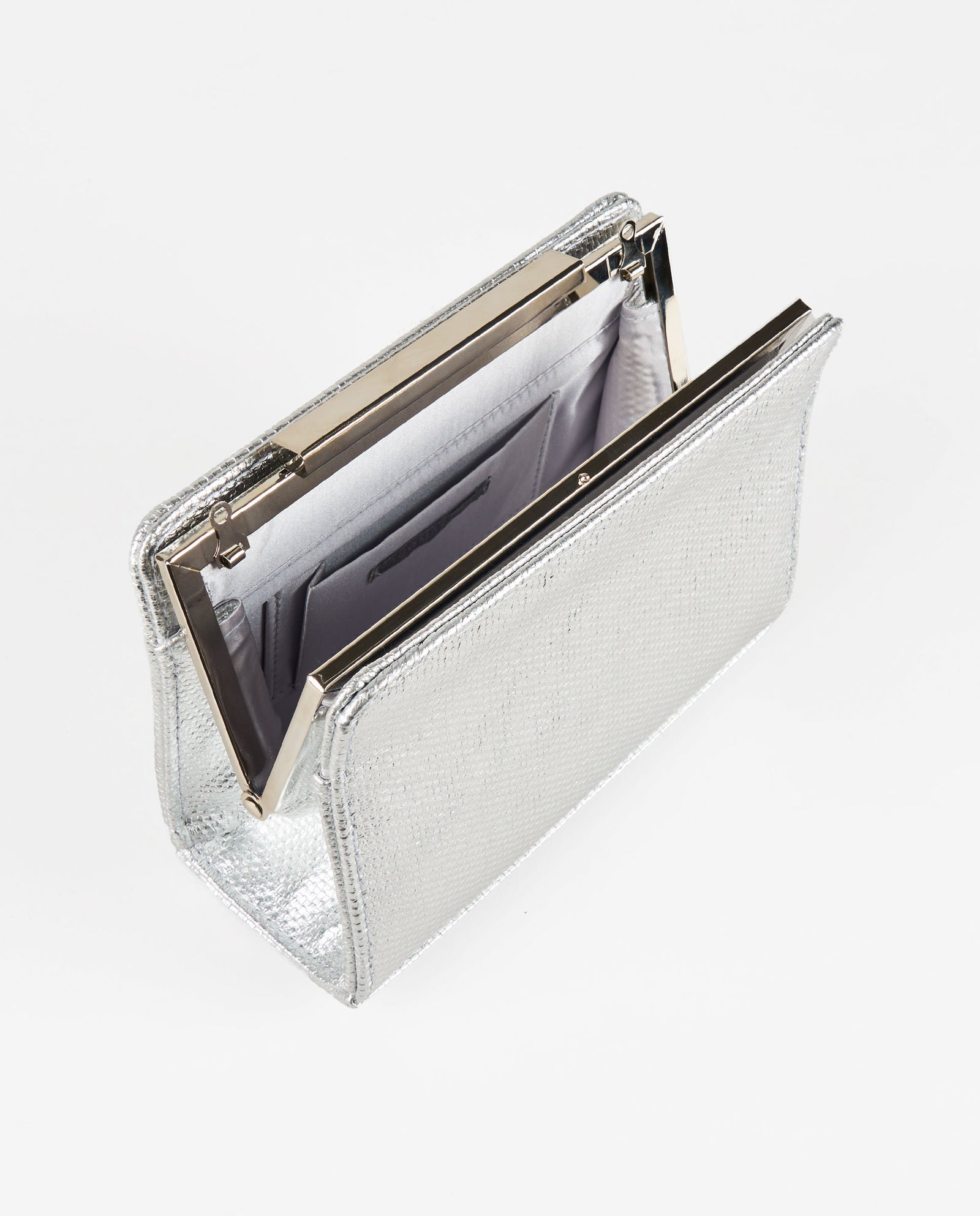 BOLSO CLUTCH METALIZADO PLATA