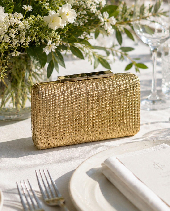 CLUTCH RAFIA ORO
