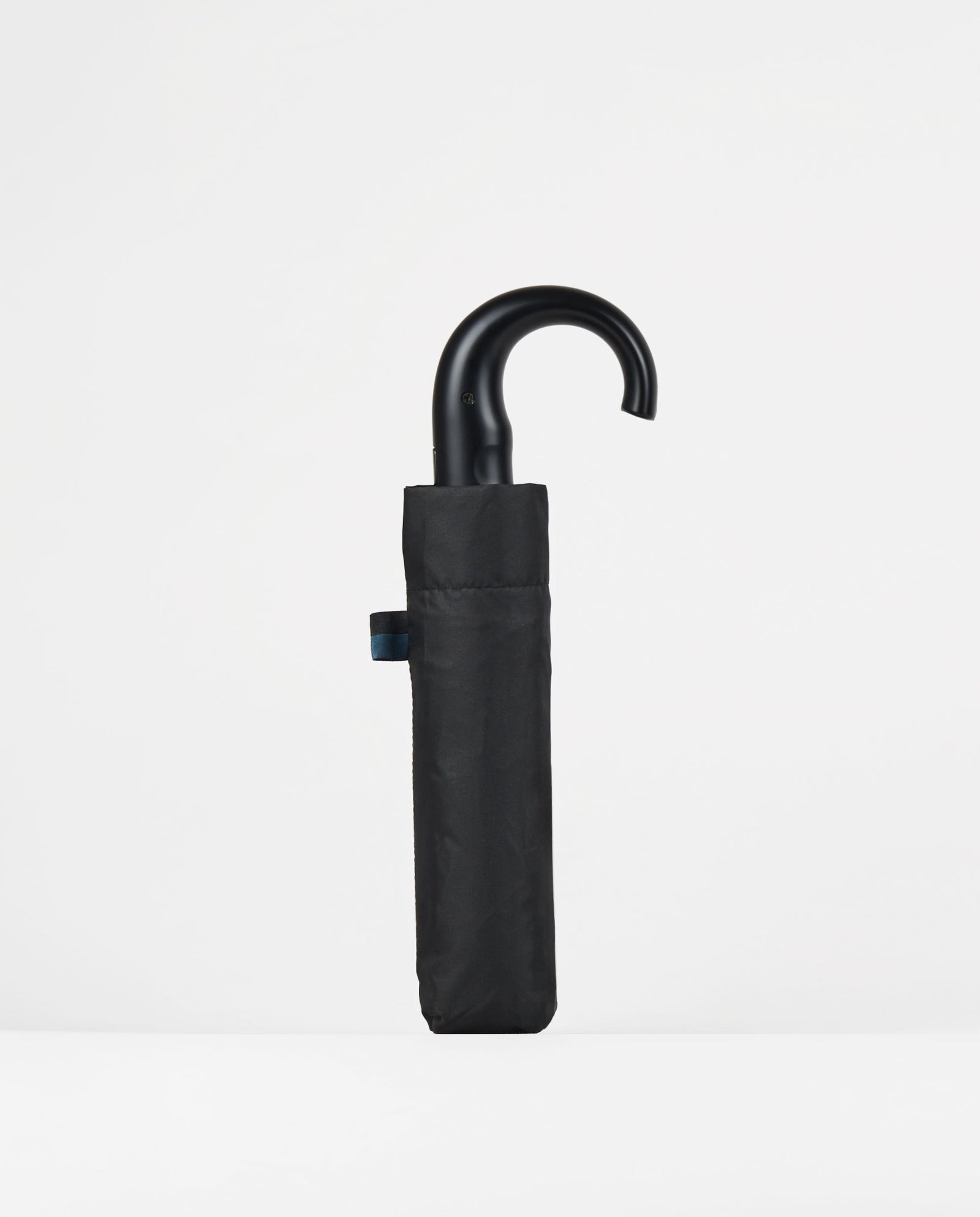 PARAGUAS PLEGABLE AUTOMÁTICO CON MANGO CURVO
