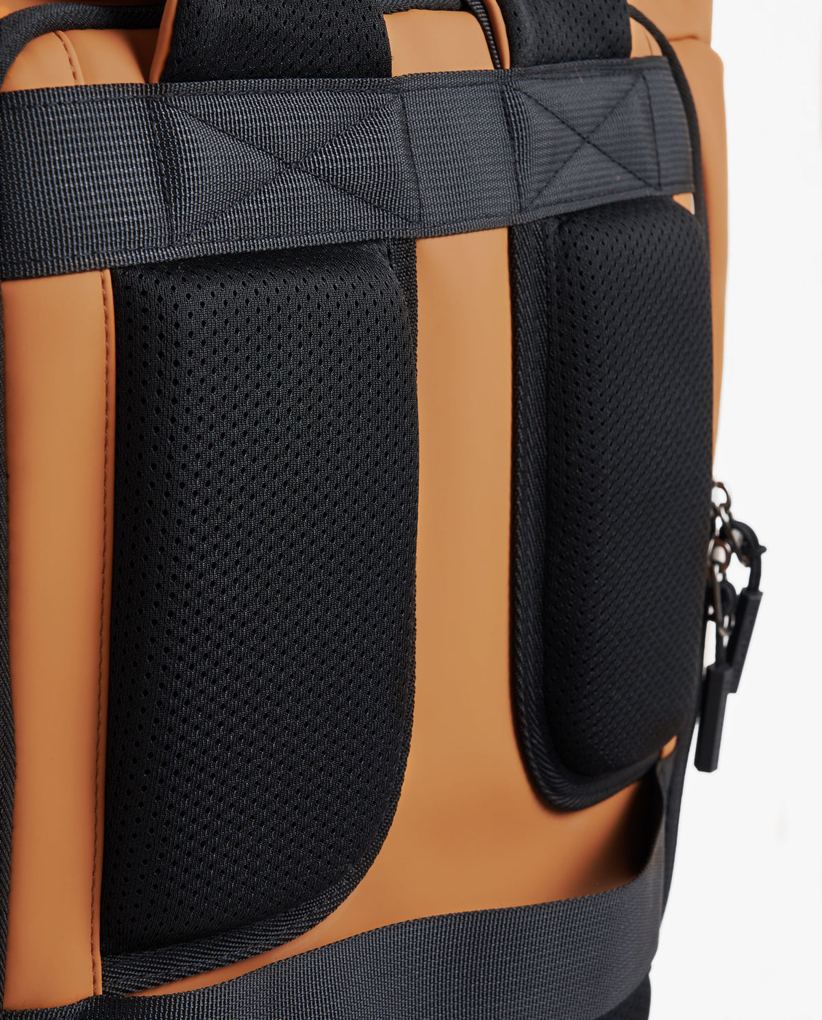 MOCHILA GOMA