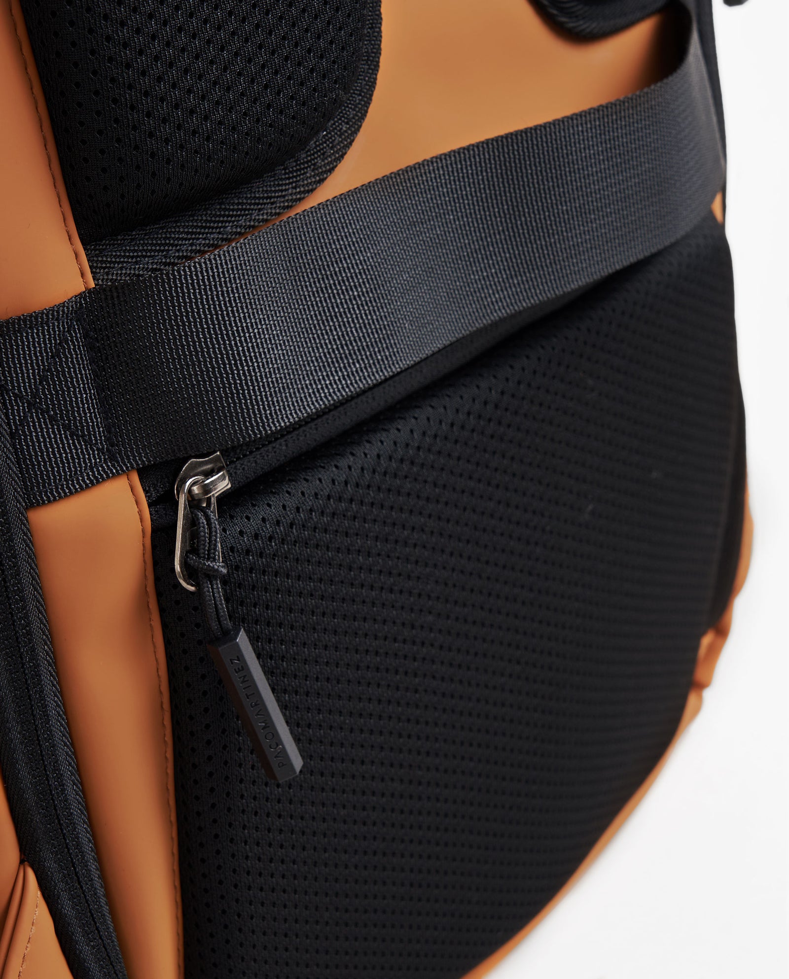 MOCHILA GOMA
