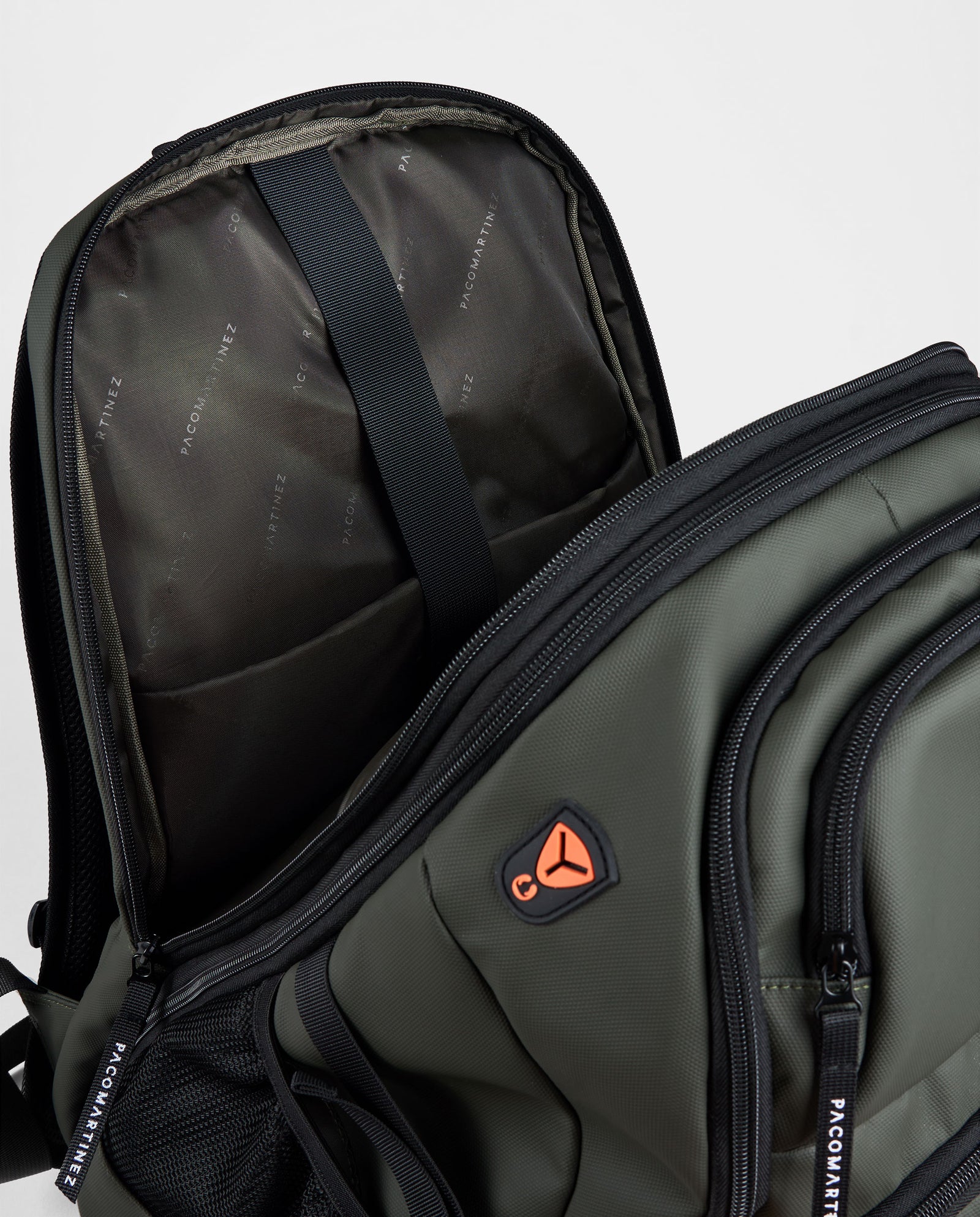 MOCHILA DE VIAJE ENGOMADO EXPANDIBLE