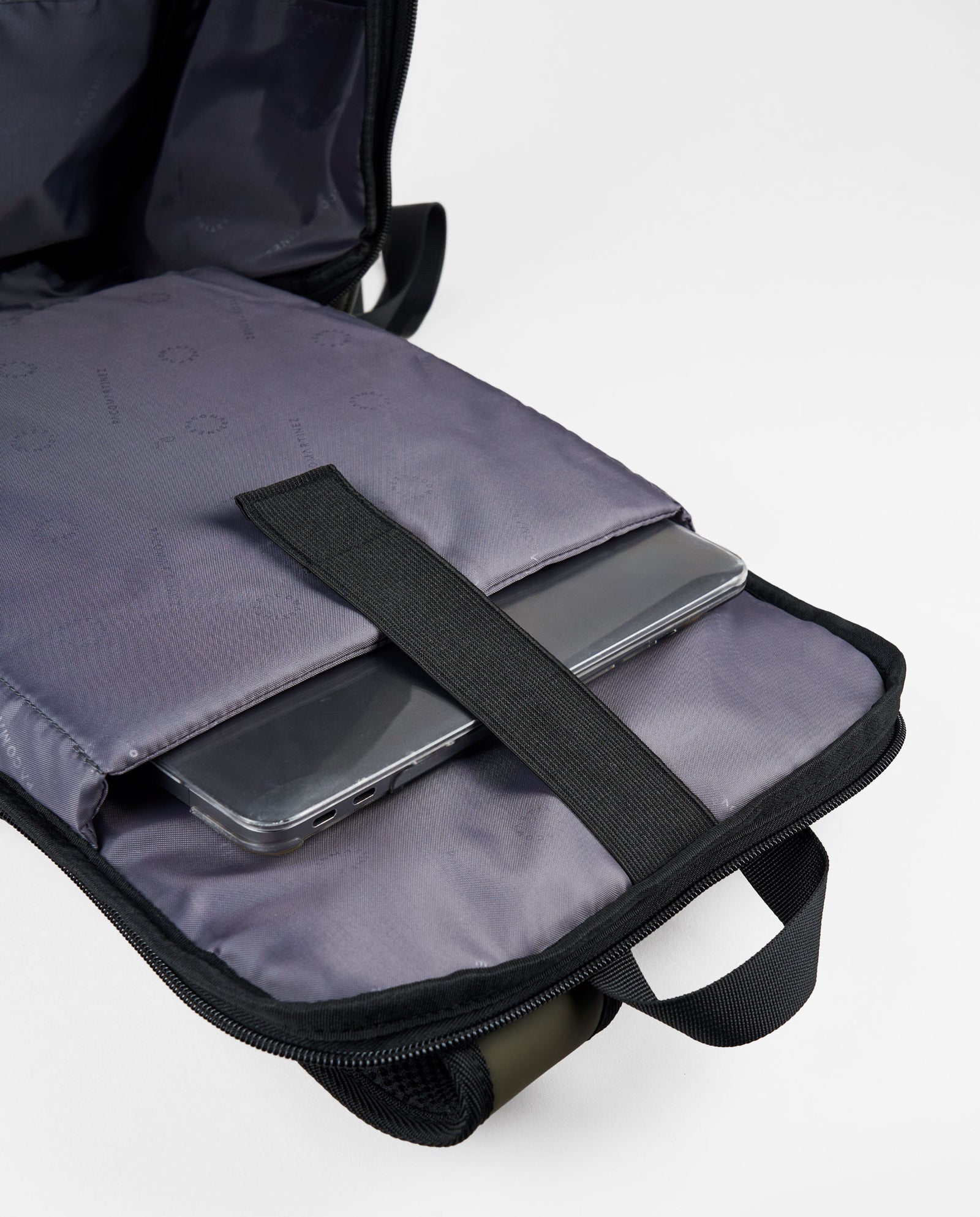 MOCHILA NYLON ENGOMADO