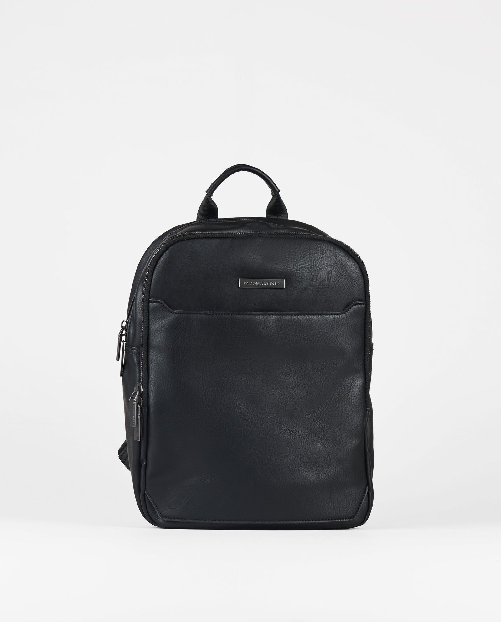 MOCHILA NEGRA EFECTO PIEL