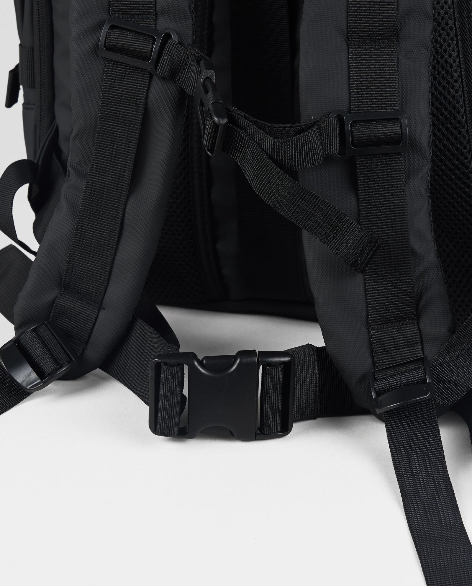 MOCHILA EXPANDIBLE NEGRA