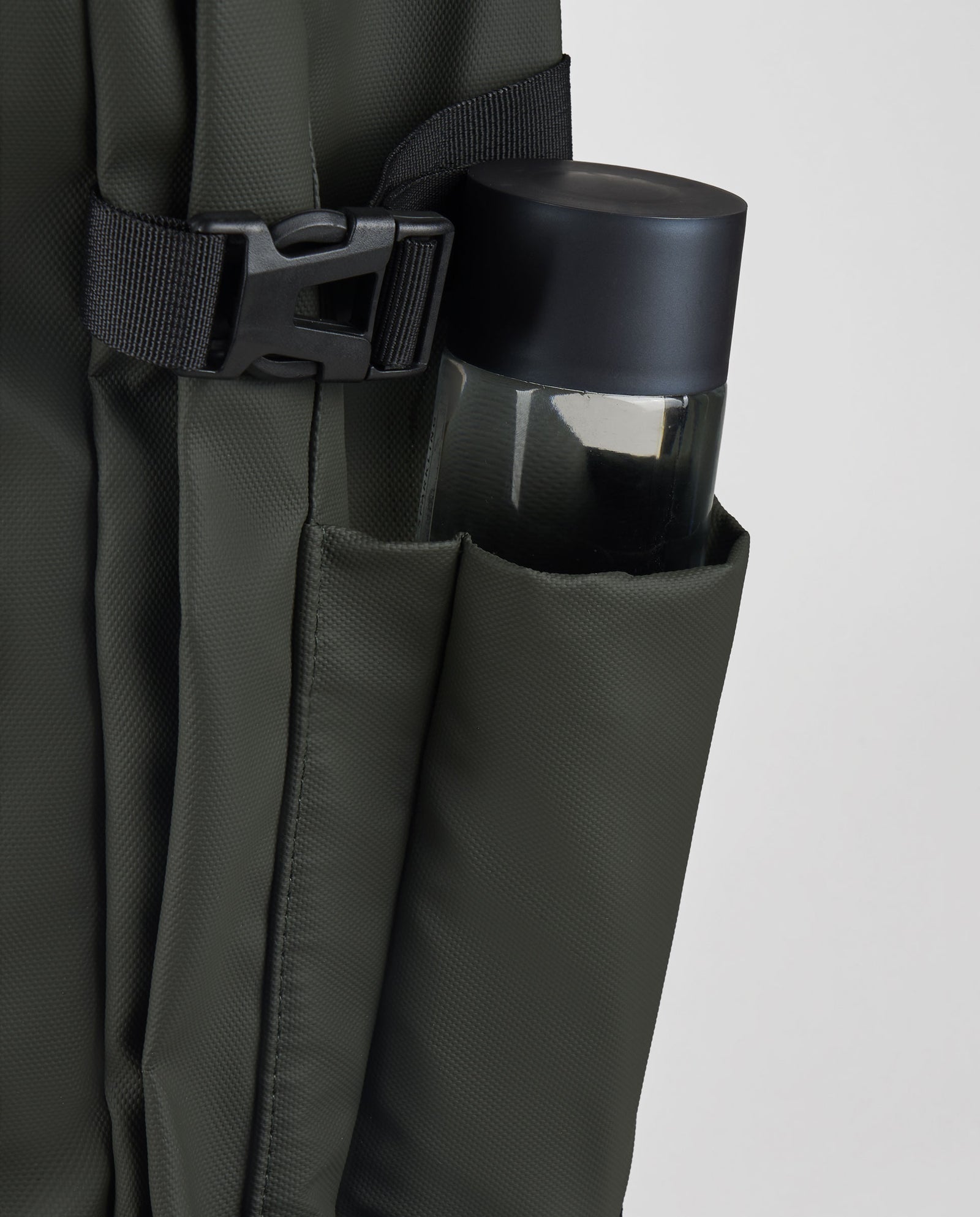 MOCHILA EXPANDIBLE VERDE MILITAR