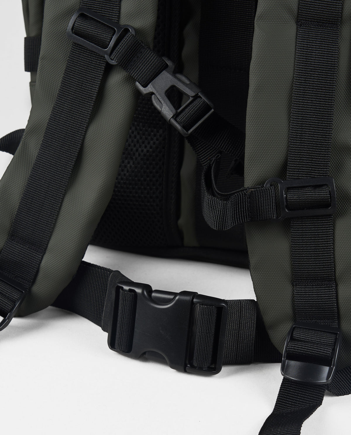 MOCHILA EXPANDIBLE VERDE MILITAR
