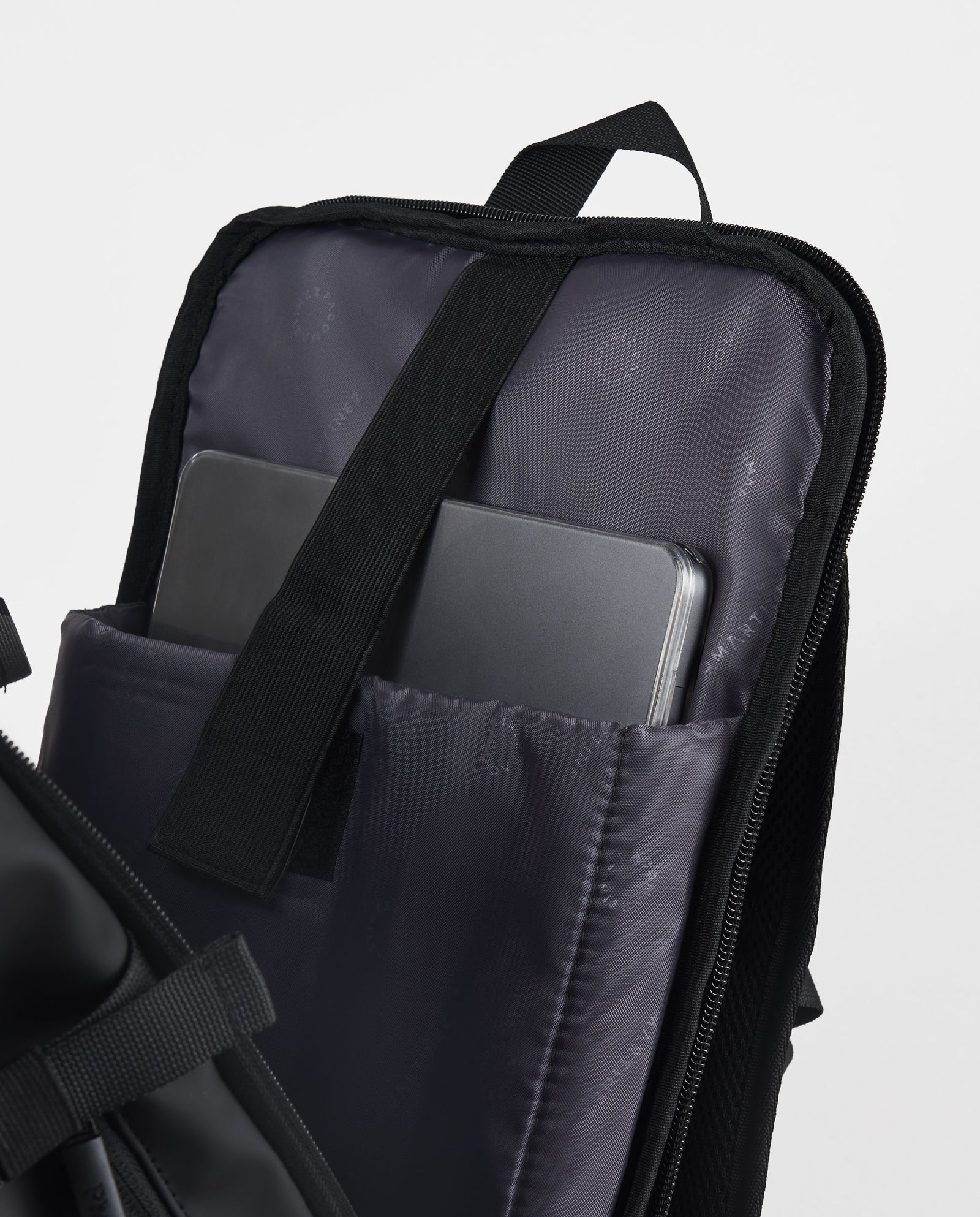 MOCHILA NYLON ENGOMADO