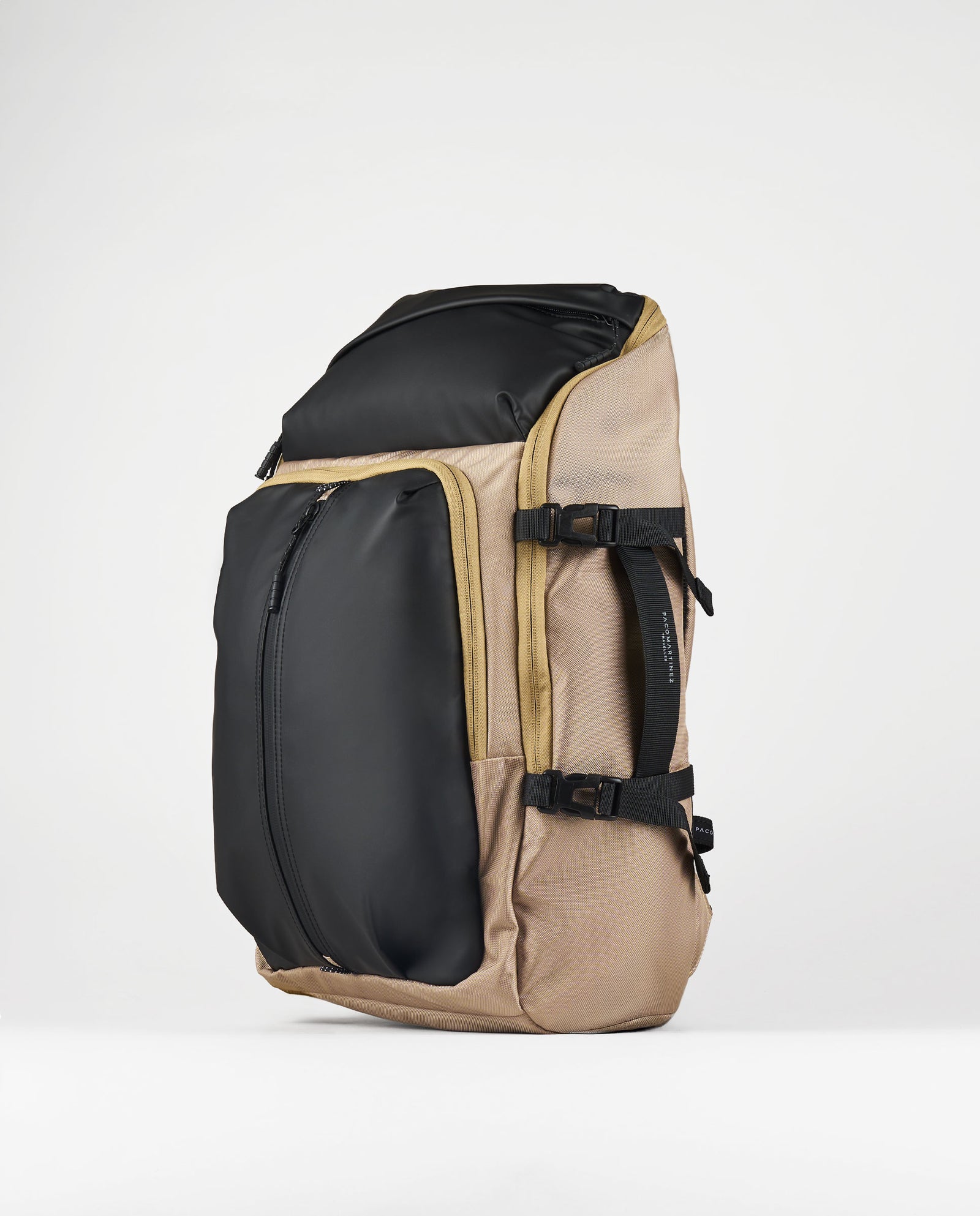 MOCHILA DE VIAJE MULTIBOLSILLOS BEIGE