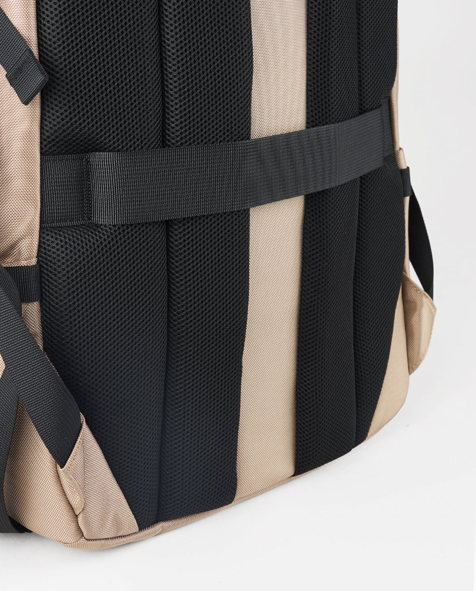 MOCHILA DE VIAJE MULTIBOLSILLOS BEIGE