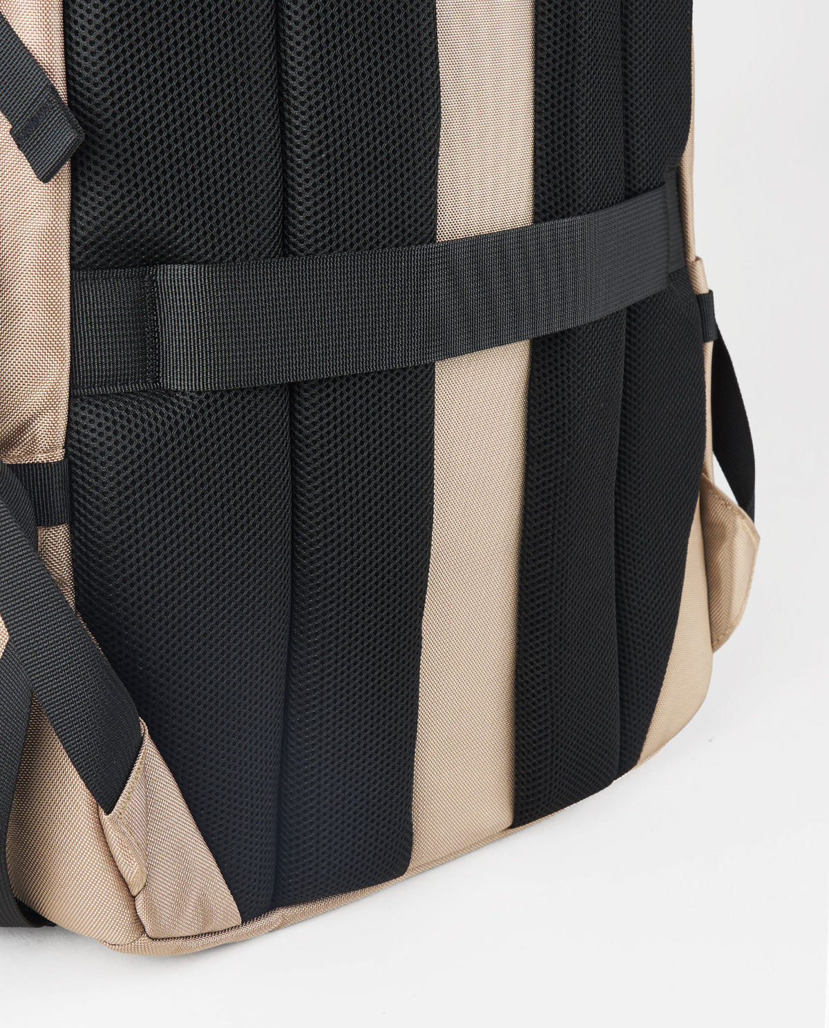 MOCHILA DE VIAJE MULTIBOLSILLOS BEIGE