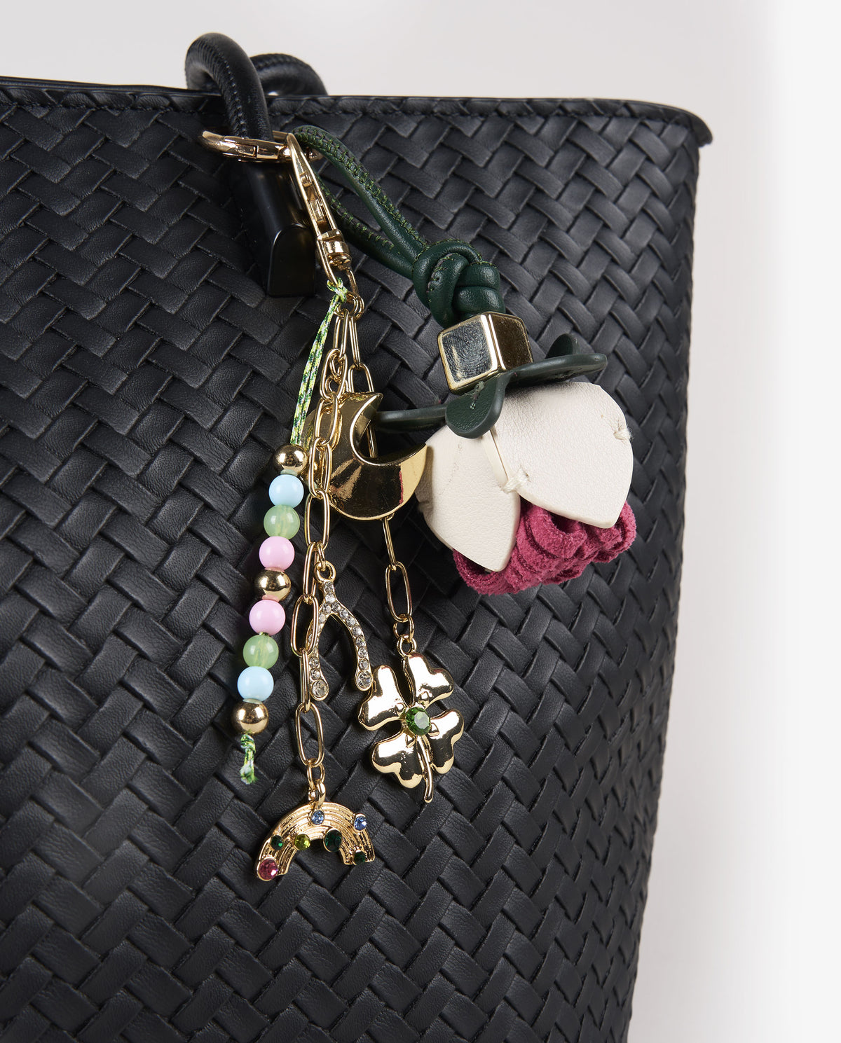 LLAVERO CHARMS ORO