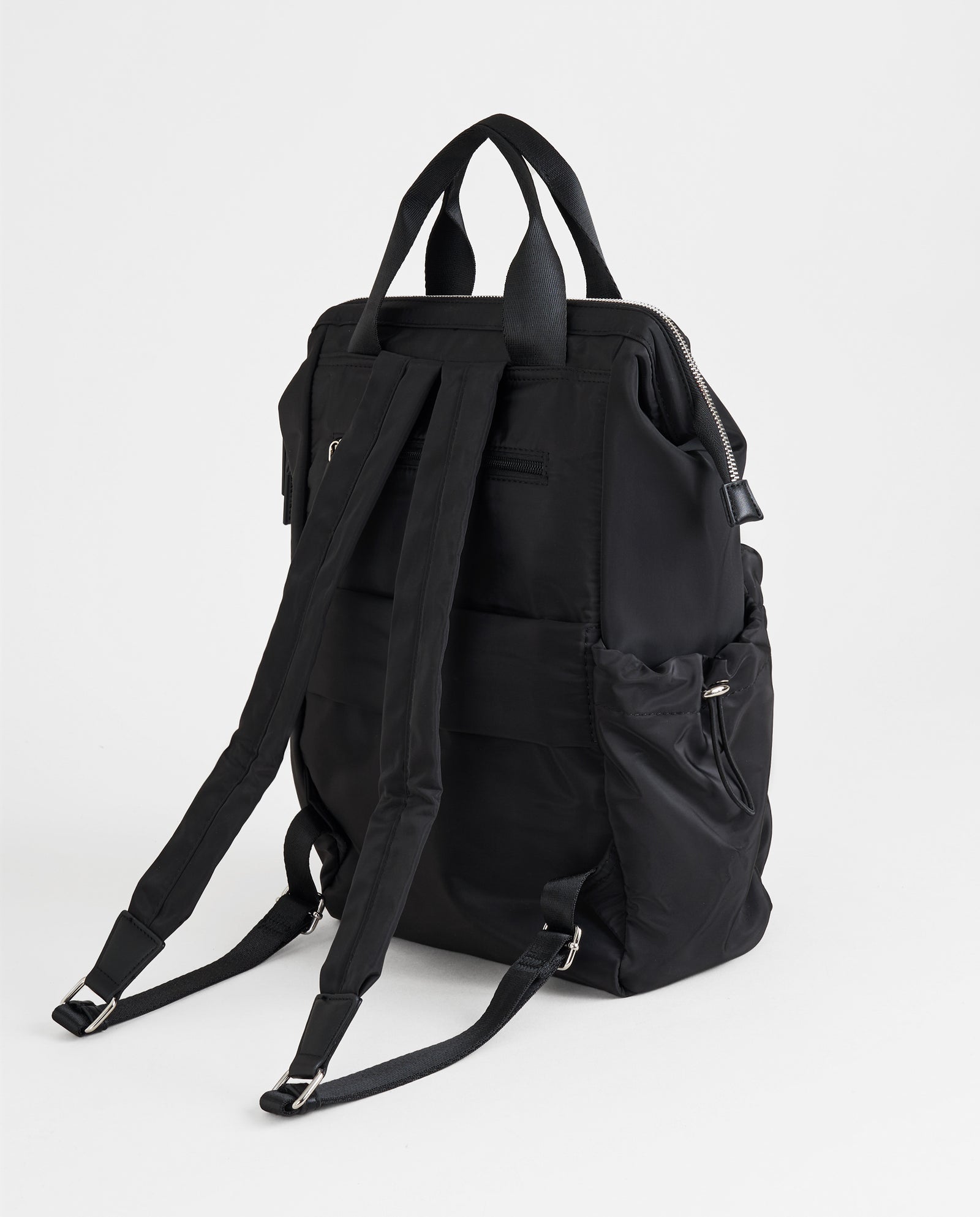 MOCHILA NYLON PORTÁTIL 15"