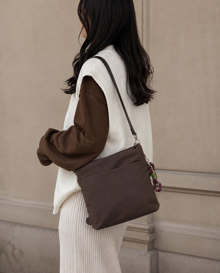 HOBO NYLON MARRÓN