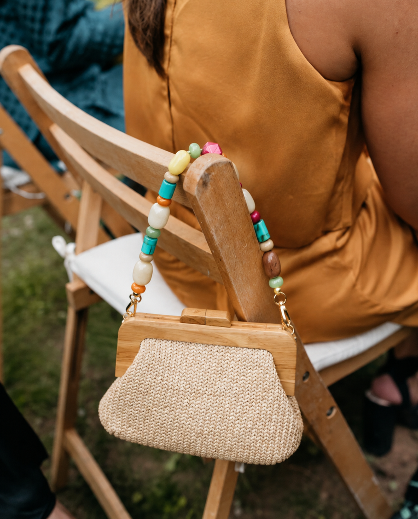 BOLSO DE MANO RAFIA BOLAS