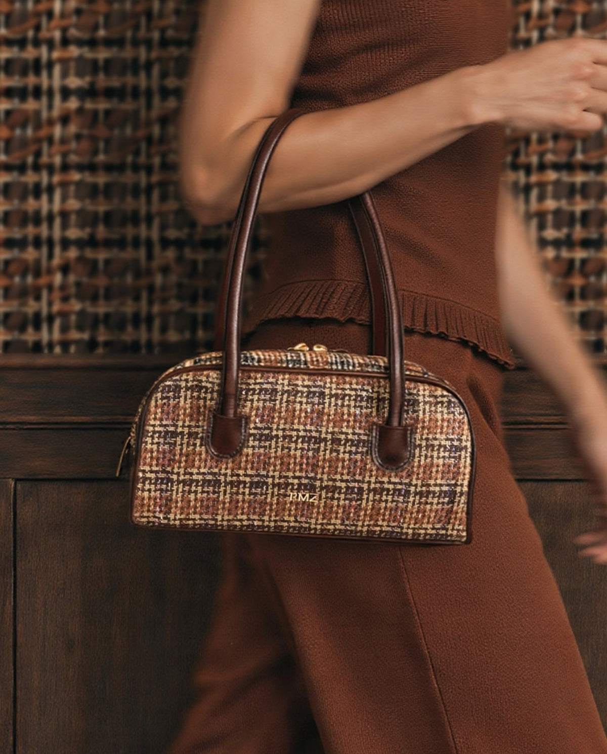 CHECKED SHOULDER BAG